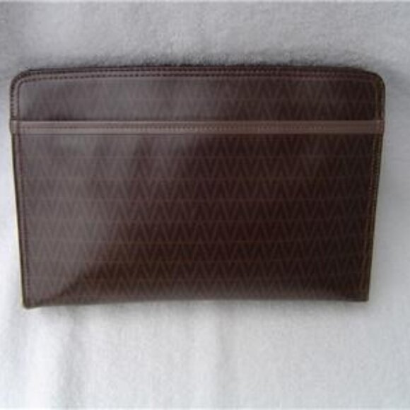 AUTHENTIC MARIO VALENTINO SIGNATURE CLUTCH EUC MADE IN ITALY! - Picture 3 of 16